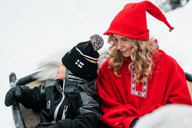 2km Sleigh Ride & Feeding Experience at Traditional Reindeer Farm - Reindeer Feeding and Interaction: Your Up-Close Moment