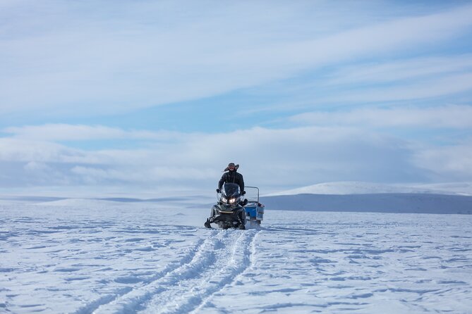3-hour snowmobile adventure in Levi - Levi’s snowmobile safari: why this format works