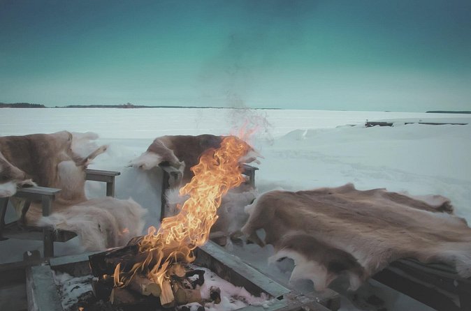 Arctic Darkness & Starlight Adventure with Snowshoes - What to wear: winter clothing is not included