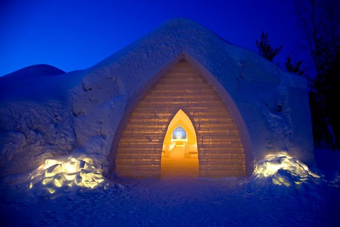 Arctic Snow Castle Visit with Lappish Dinner - Small Group Tour - Small group size and the guide: what it changes