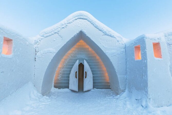 ARCTIC SNOWHOTEL the biggest in Europe - Europe’s Biggest Ice Hotel, But Your Evening Still Feels Manageable