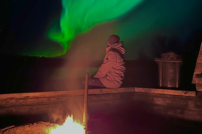 Aurora Hunt with BBQ in Rovaniemi - How the guide hunts the lights, and what good guidance looks like