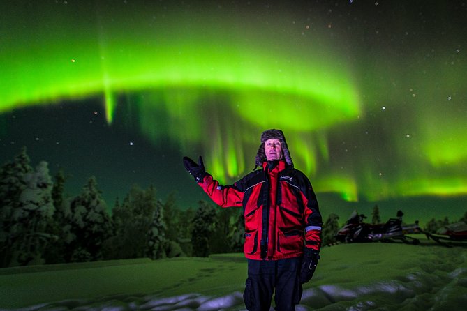 Auroras in Saariselkä – Northern Lights Photo Tour by Car and on Foot - Food, warmth, and the small rituals that keep you outside longer