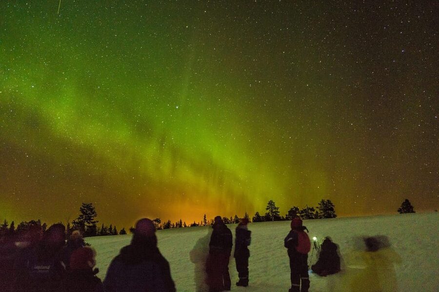 Auroras Northern Lights in Saariselka - Tepee time, fire, and BBQ: the warm break that keeps you patient