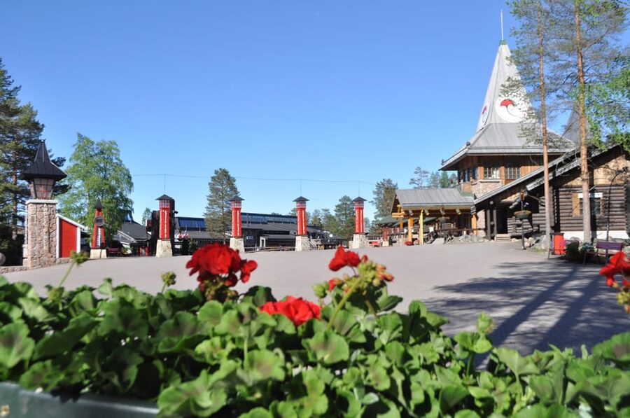City tour and Santa Claus village visit in Lapland - The Arctic Circle line stop, where you can cross and snap photos