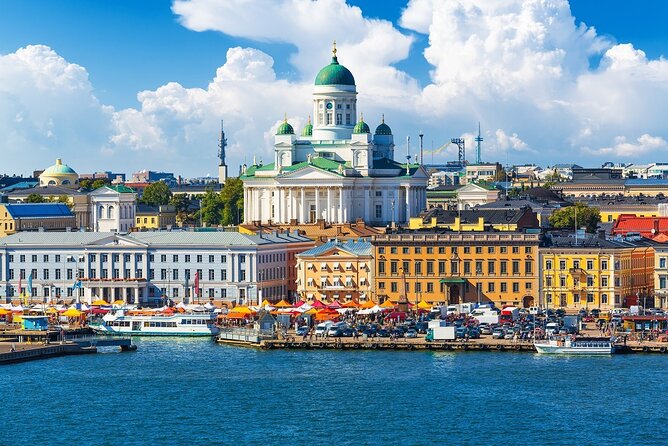 CITY Tour with Food Tasting in Helsinki - Esplanadi Park and the Final Café Stop