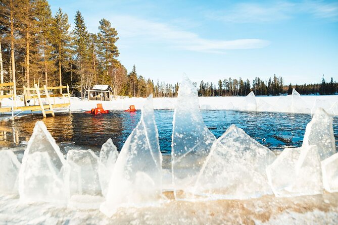 Daytime Arctic Ice-Floating in Rovaniemi, Small-Group - Warm-up in the cabin: hot drinks, cookies, and that post-ice calm