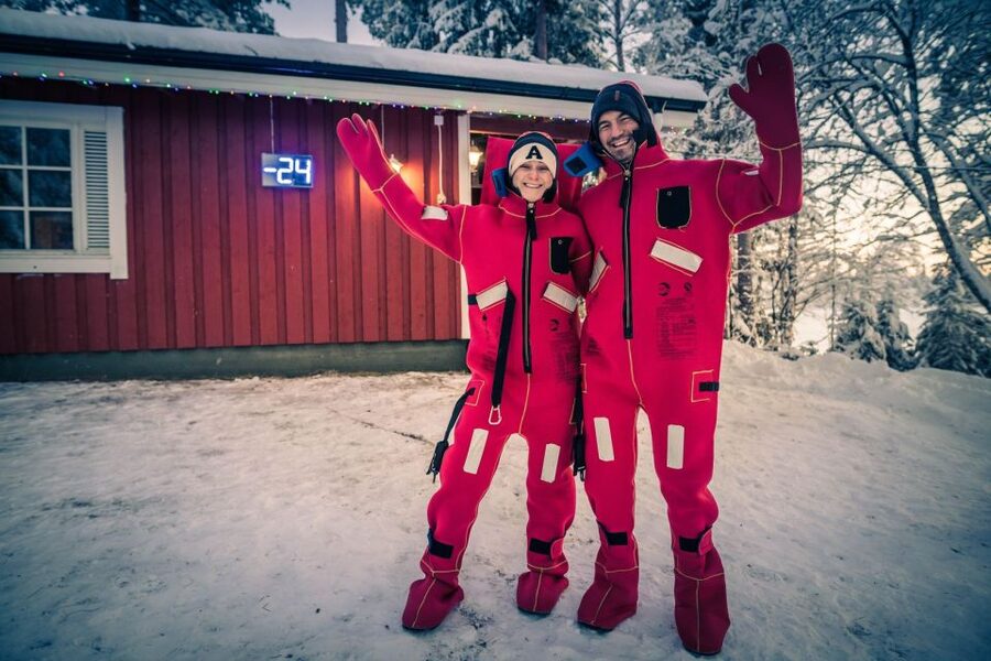 Daytime Ice Floating Rovaniemi, Frozen Lake Experience - Practical tips to make your ice floating smoother