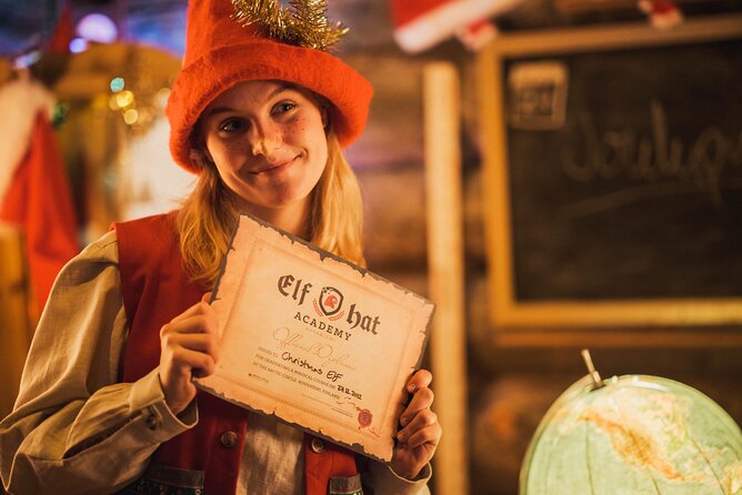 Elf Hat Academy in Santas Village of Rovaniemi - Adults and children together: keeping the magic without making it awkward