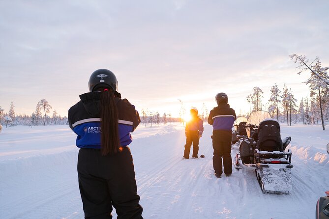 Evening Snowmobile Safari in Rovaniemi - Why an after-dark snowmobile safari near Rovaniemi feels different