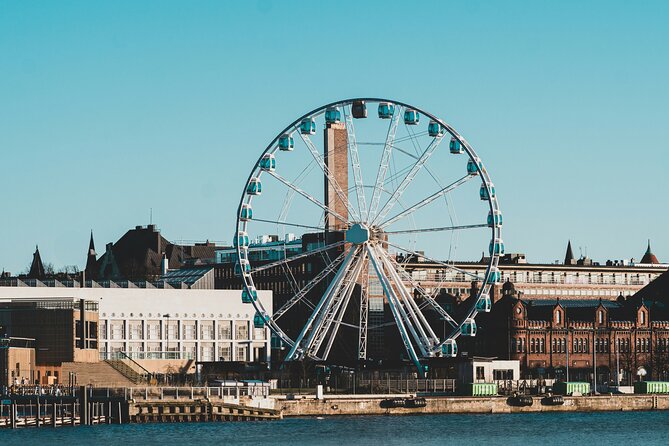 Explore Helsinki in Portuguese with a PRIVATE guide - SkyWheel Helsinki: a quick look at Helsinki’s playful side