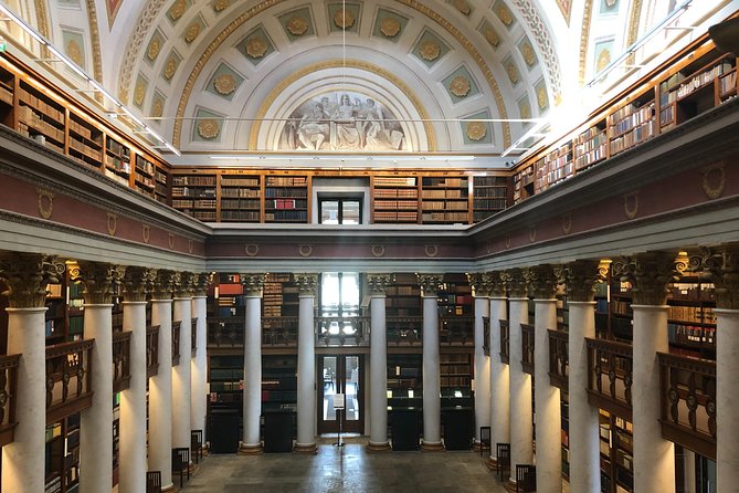 Explore Helsinki’s Art and Culture with a Local - Getting a local art briefing in 90 minutes