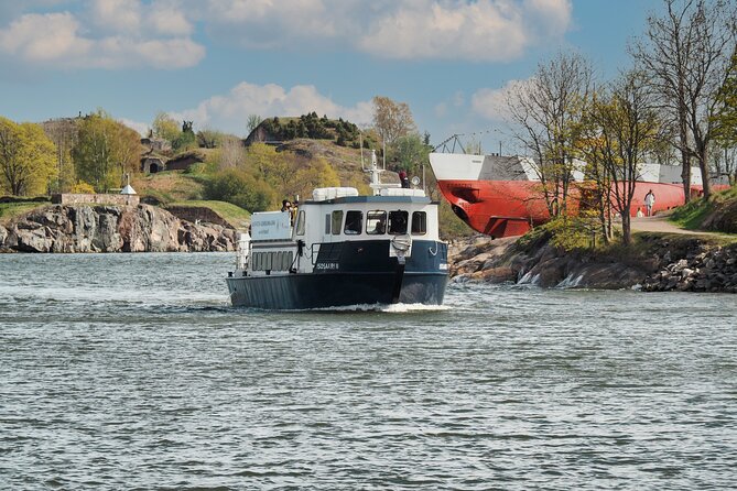 Ferry to Suomenlinna Fortress Island - Meeting at Keisarinluodonlaituri and getting on the right ferry