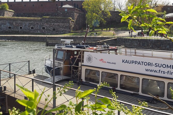 Ferry to Vallisaari Fortress Island - Getting to the pier: Helsinki Market Square to Keisarinluodonlaituri