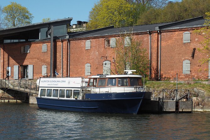 Ferry to Vallisaari Fortress Island - The ferry ride: quick water time and archipelago views