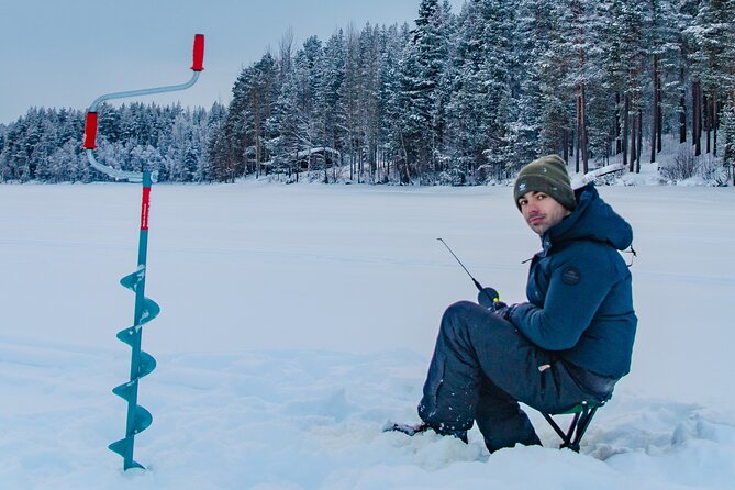 First Ice Fishing Experience in Rovaniemi - The fishing session on the lake: how patience becomes part of the fun