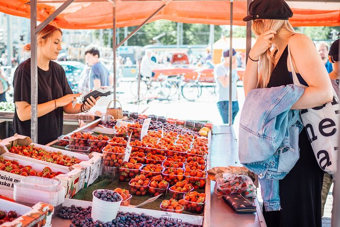 FOOD Tour with Roof Top Bar in Helsinki - Esplanadi Park for a breather between bites