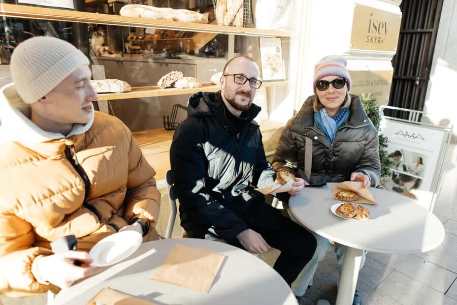 FOOD Tour with Rooftop Bar Visit in Helsinki - Tastings with Finnish ingredients: how the guide makes sense of it all