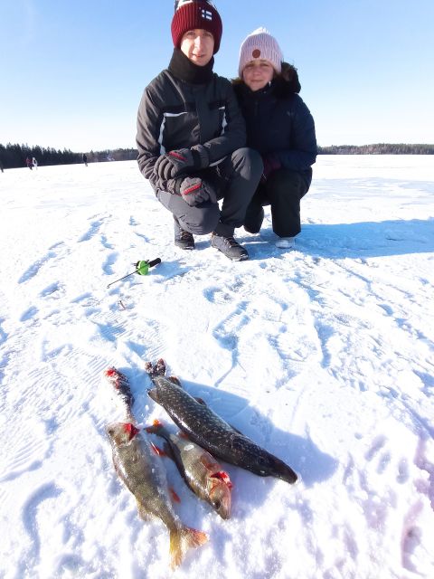 From Helsinki: Bodom Lake Ice Fishing with Food & Drinks - Your guide experience and what the group size changes