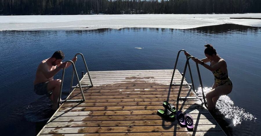 From Helsinki: Hike and Sauna in Sipoonkorpi National Park - Kuusijärvi Lake time: cold water, calm reset