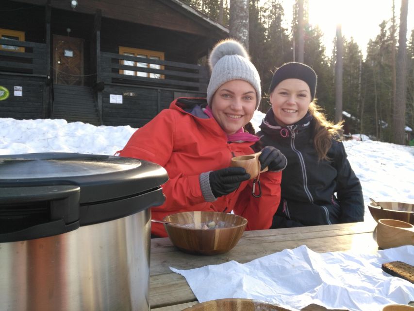 From Helsinki: Nuuksio National Park Hiking Tour with Food - What you learn on the trail without turning it into a classroom