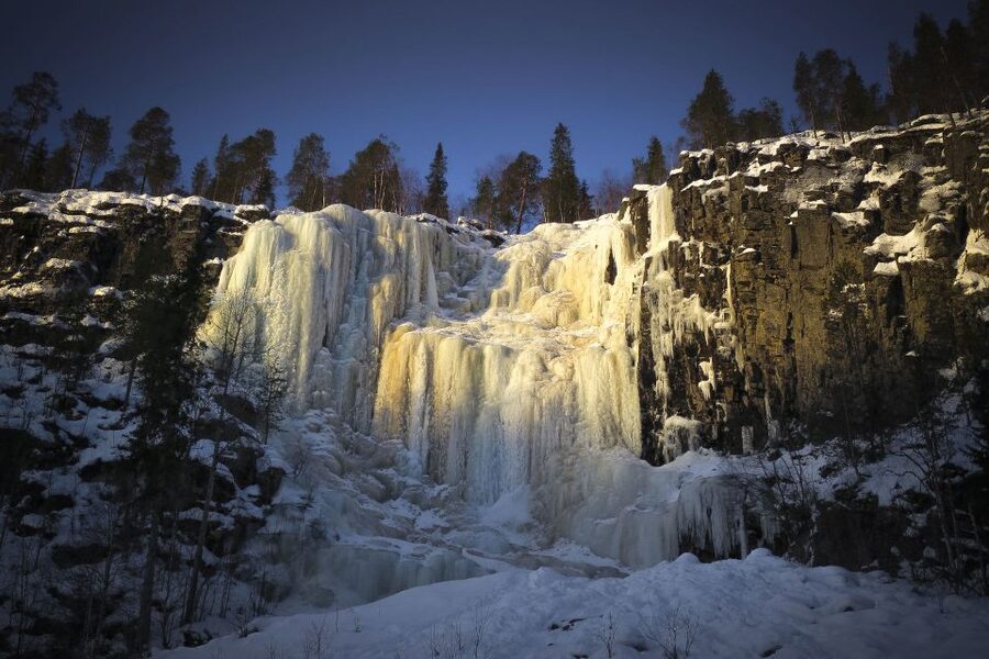 From Rovaniemi: Korouoma Frozen Waterfalls Small-Group Hike - Tea, Biscuits, and a Smart Mid-Hike Reset