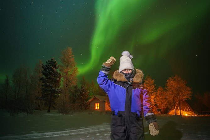 From Saariselkä: Northern lights tour to Lake Inari, incl. dinner - Dinner on a family island: teepee warmth and local food