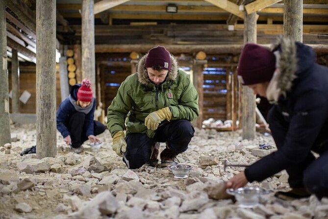 Full-Day Snowshoeing Adventure in Amethyst Mine Pyhä Luosto - Off-track wandering through cotton-like snowy trees