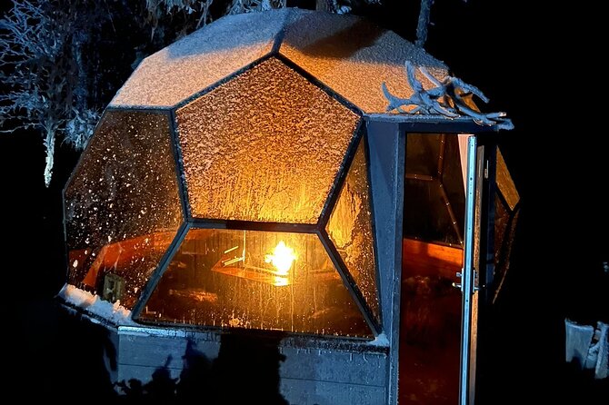 Glass Igloo Campfire Dinner under Northern Lights - What to Pack for Cold, Cozy, and Camera-Ready Winters