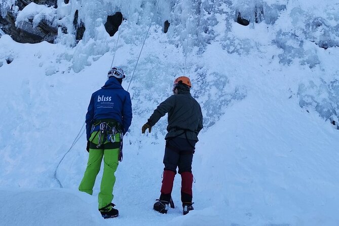 Guided Ice Climbing Activity in Pyhä - Learning ice climbing technique: what your instructor helps you do