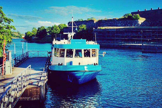 Half-Day Helsinki and Suomenlinna Walking and Ferry Guided Tour - Senate Square to Kauppatori: walking the center like a local