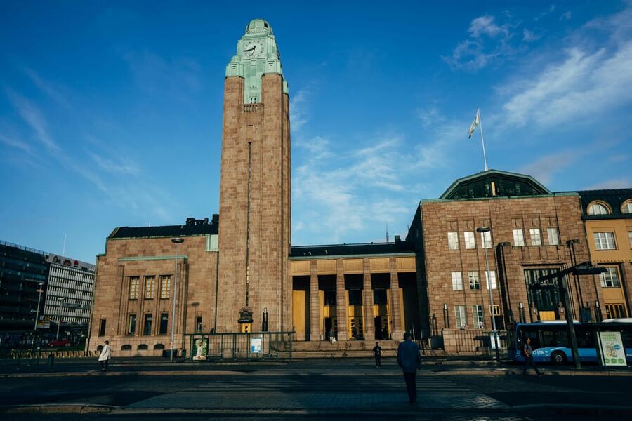 Helsinki: Architectural Highlights Guided Walking Tour - Senate Square: where Helsinki looks intentional