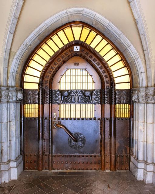 Helsinki: Architecture Walking Tour with Expert - Central Railway Station: arrival energy and the drama of travel