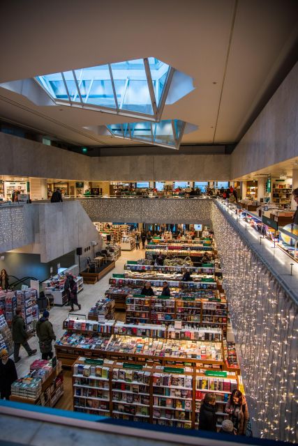 Helsinki: Architecture Walking Tour with Expert - Pohjola Insurance Building: business architecture with personality