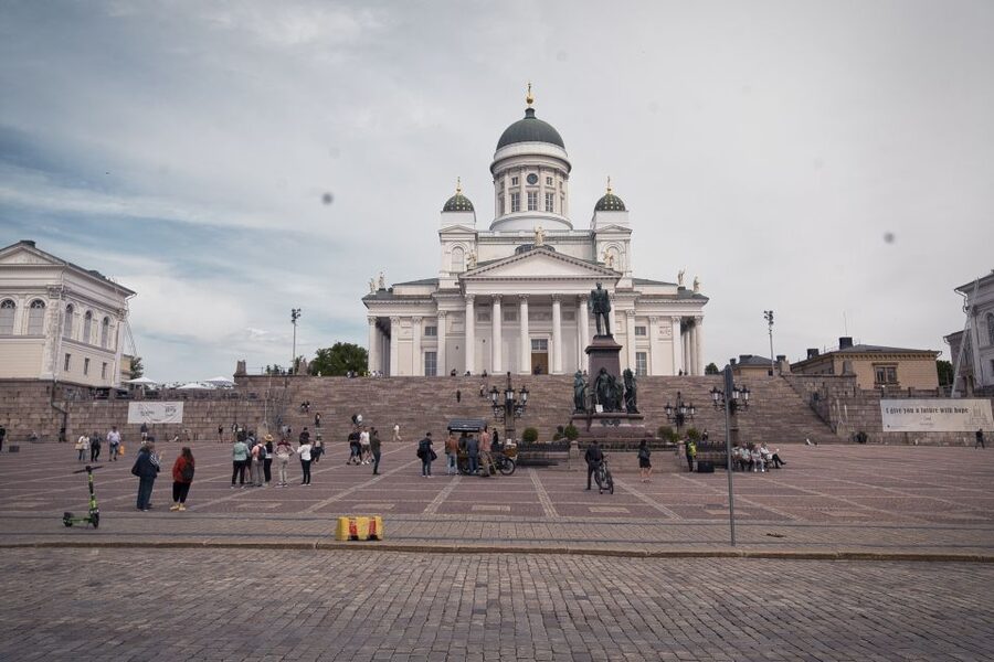 Helsinki: Bus Tour with Audio Guide - What the 105-minute loop feels like inside the heated bus