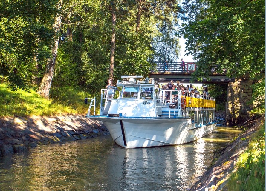 Helsinki by Bus and Boat 24-Hour Combo Ticket - The Beautiful Canal Cruise: Suomenlinna, Korkeasaari Zoo, and Degerö Canal
