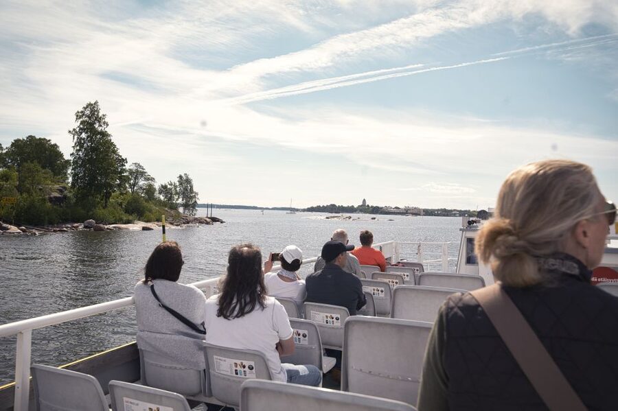 Helsinki: City Highlights 1.5-Hour Archipelago Cruise - From Kaivopuisto to Uunisaari: the south shoreline feel