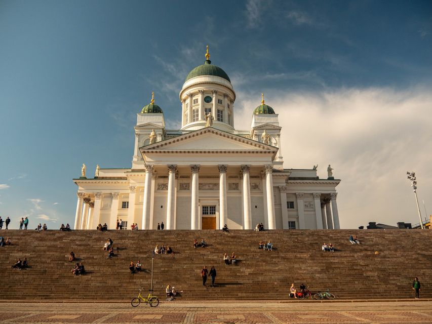 Helsinki: Express Walk with a Local in 60 minutes - Small group up to 8 people, why it changes the experience