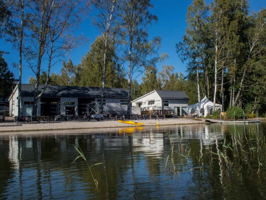 Helsinki: Guided Kayak Tour in Eastern Helsinki Archipelago - The picnic break on a recreational island, Finnish outdoors in miniature