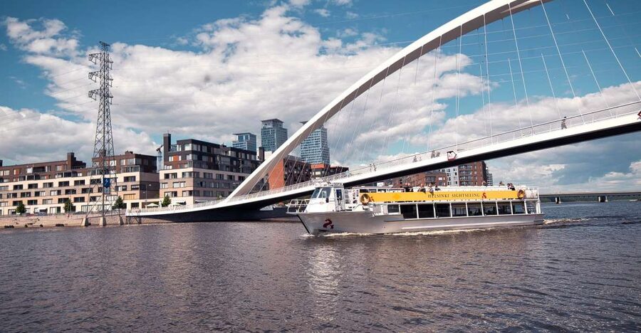 Helsinki: Hop-On Hop-Off Bus Tour & City Highlights Cruise - Ease, languages, and practical comfort on board