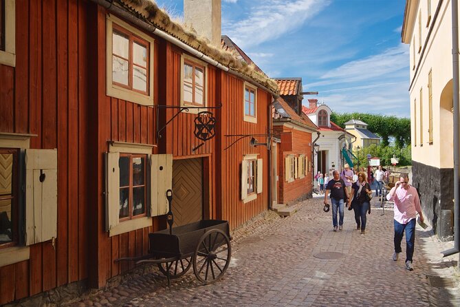 Helsinki Private Sightseeing + Medieval Town Porvoo - Kauppatori Market Square and Old Market Hall: where locals buy, not just tourists snack