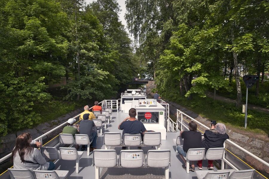 Helsinki: Sightseeing Canal Cruise with Audio Commentary - Audio Commentary That Helps You Follow the Sights