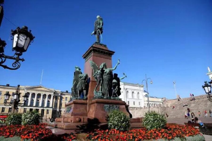Helsinki Stopover Tour with Round-Trip Airport Transfers - National Museum, Parliament, and Kiasma: Helsinki’s Built Statements in One Run