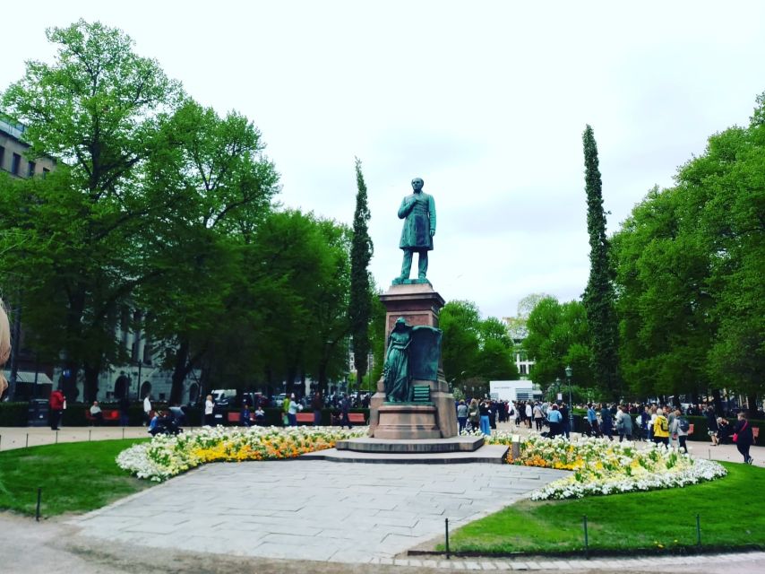 Helsinki Stopover Tour with Round-Trip Airport Transfers - Senate Square and the Cathedral Duo: Uspenski Cathedral to Helsinki Cathedral