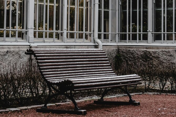 Helsinki Walking Tour at Helsinki Architecture - Esplanadi Park and Rautatalo: A Stroll Through the Middle of Town