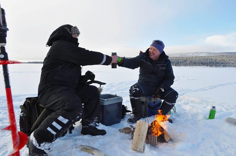 Ice fishing program in Lapland - Where You Start in Rovaniemi and Why the Meeting Matters