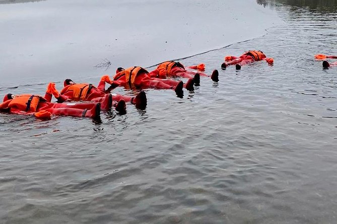 Ice-Floating Experience in Savonlinna - The 2:00 pm Session: What Floating Feels Like in Practice