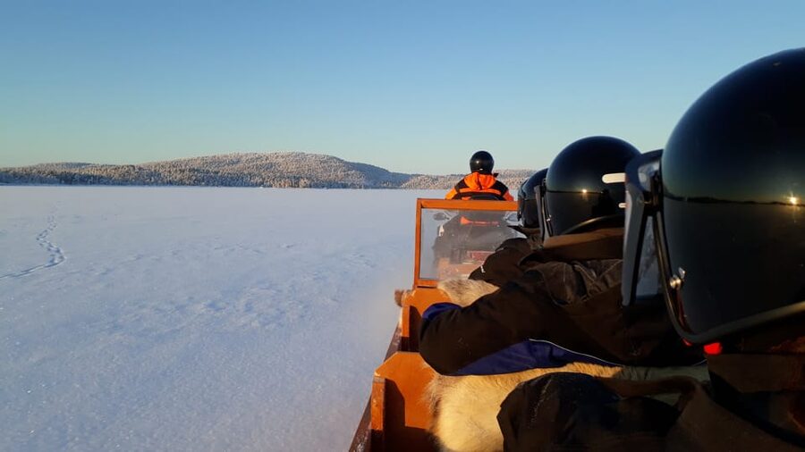 Ivalo: Ice Fishing Tour to Lake Inari, Reindeers & Lunch - Entering Lapland around Lake Inari (and not just looking at it)