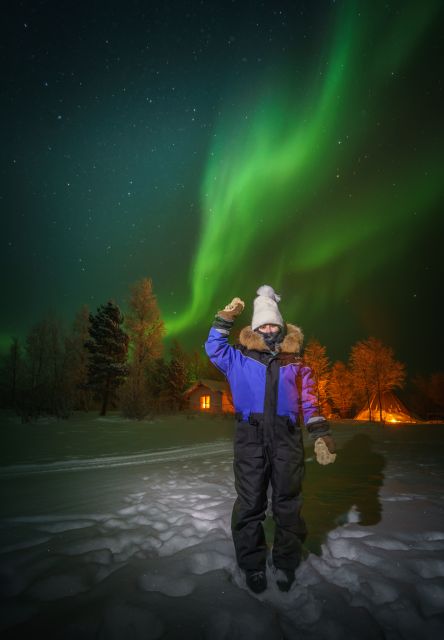 Ivalo: Lake Inari Northern Lights Tour w/ Reindeer & Dinner - Pickup in Ivalo, then straight to the darker skies
