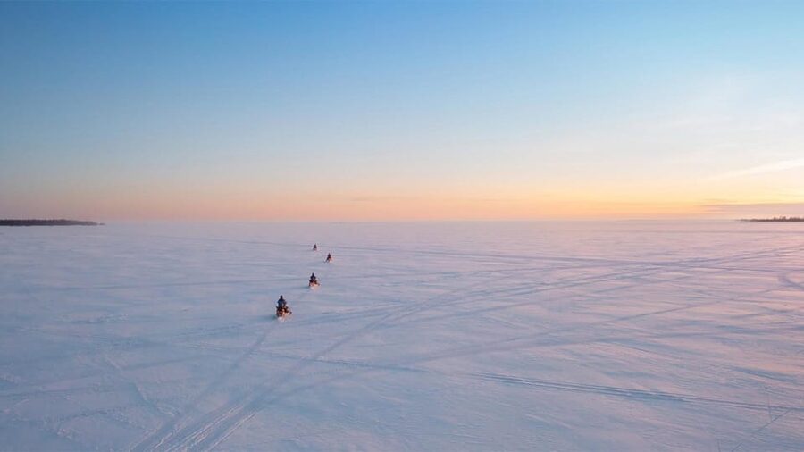 Kemi-Tornio: Ice Fishing Safari with Snowmobiles - Snowmobile safari over the sea ice: what to expect on the ride